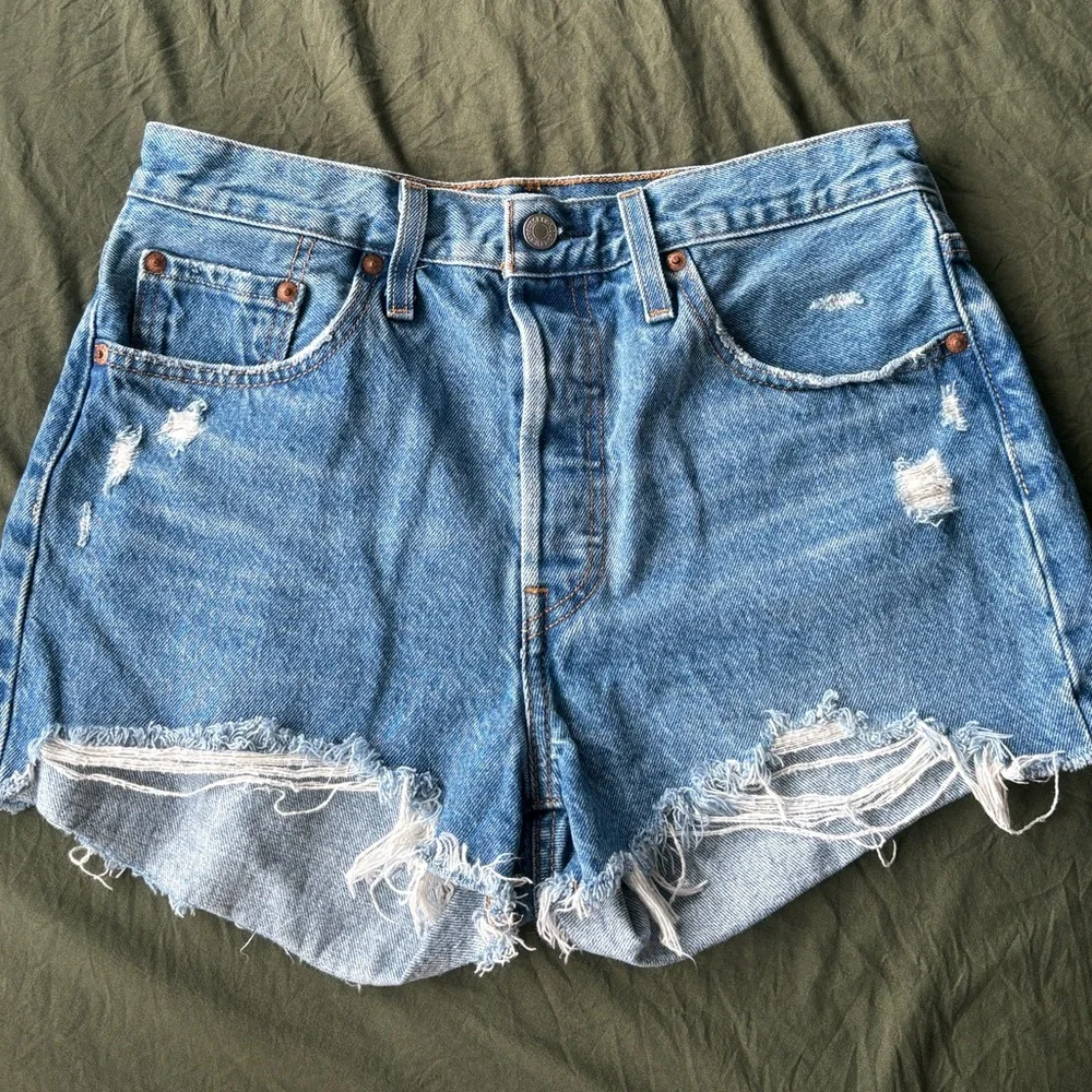 Levi 501 Cutoff Denim Shorts - Picture 2 of 7